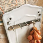 Ancien porte ustensiles de cuisine en tôle émaillée 7 Ancien porte ustensiles de cuisine en tôle émaillée