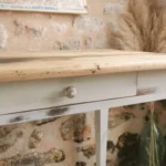 Bureau vintage patiné et sa chaise Luterma