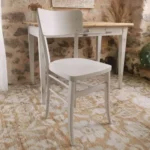 Bureau vintage patiné et sa chaise Luterma