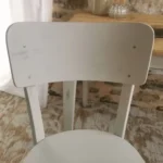 Bureau vintage patiné et sa chaise Luterma