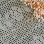 Dessus de Lit ancien teint vert Kaki 1 Dessus de Lit ancien en crochet, teint en vert Kaki