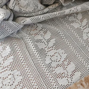 Dessus de Lit ancien en crochet, teint en vert Kaki