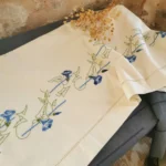 Drap ancien brodé Liseron Bleu