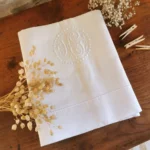 Drap ancien brodé MS