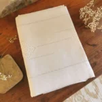 Drap ancien en lin CD, revers brodé et dentelle 7 Drap ancien en lin CD, revers brodé et dentelle
