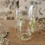 Pichet ancien en verre épais, motifs Marguerites