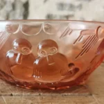 Saladier Art Déco en verre moulé rose Thanksgiving