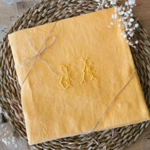 Serviette de table ancienne, teintes en Jaune Safran JA