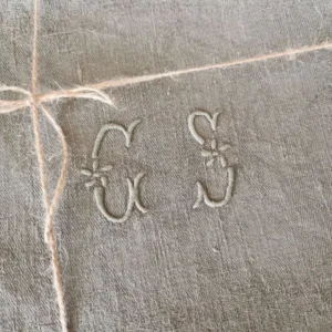 Serviettes anciennes damassées Brodées GS, teintes en Vert