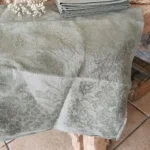 Serviettes anciennes damassées Brodées GS, teintes en Vert
