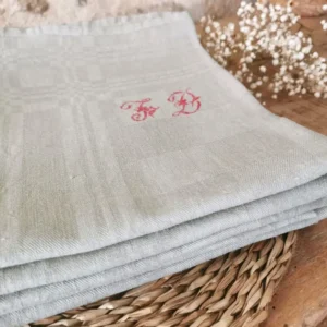 Serviettes anciennes damassées FD, teintes en Vert
