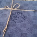 Serviettes de table anciennes teintées Bleu, Brodées MP